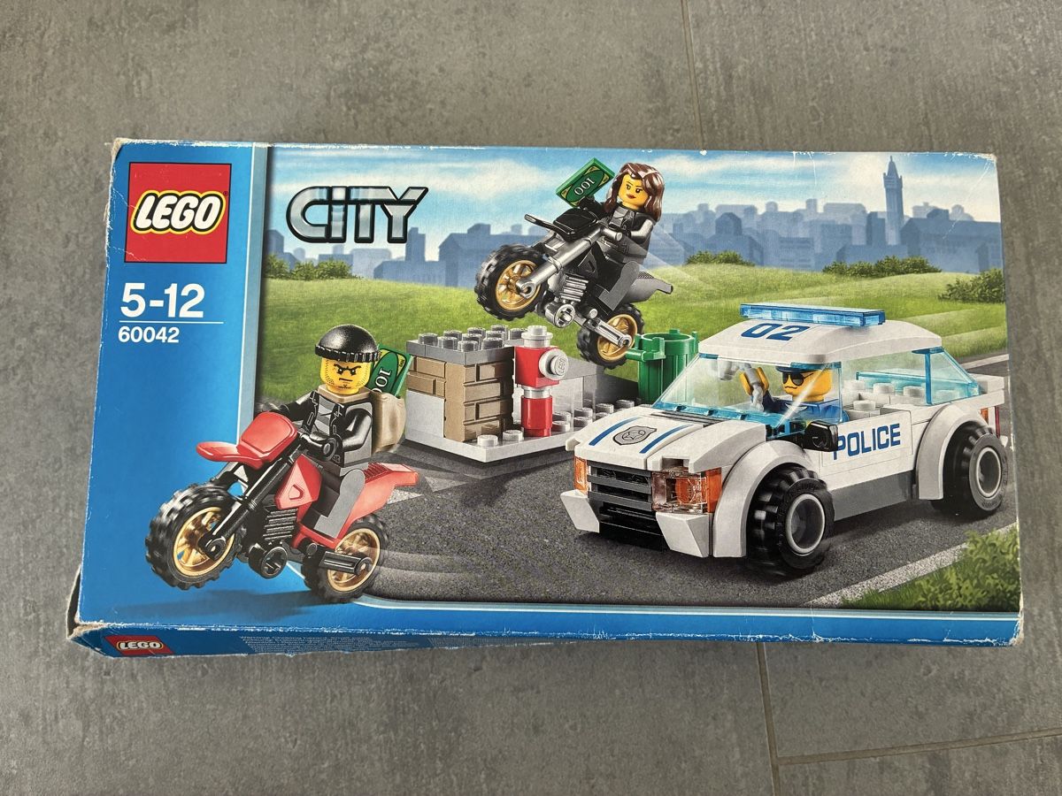 Lego Kit di costruzioni: Lego City 60042 – Usato da Luzern venduto da Flip_