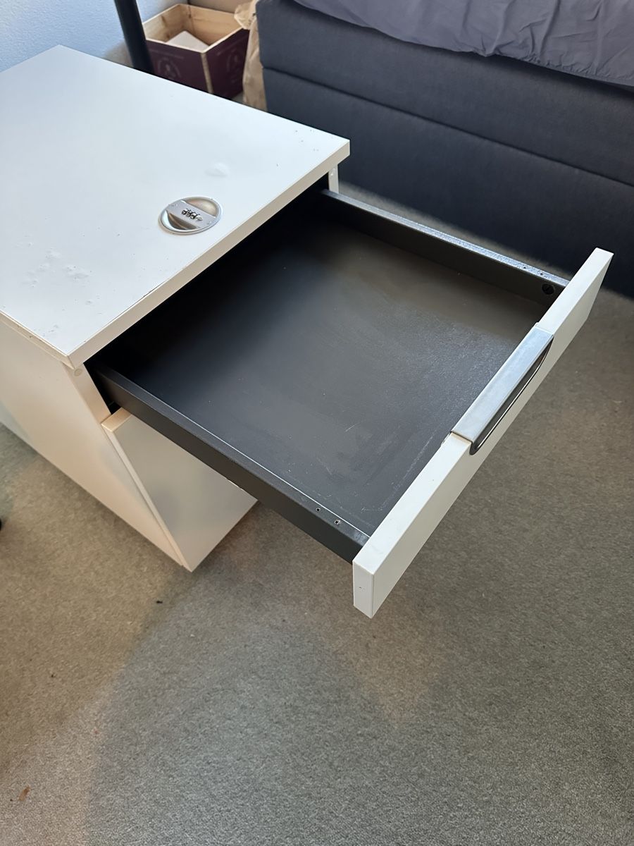 Ikea Banconi: Büromöbel/Korpus – Usato da Zug venduto da alinetrev 1