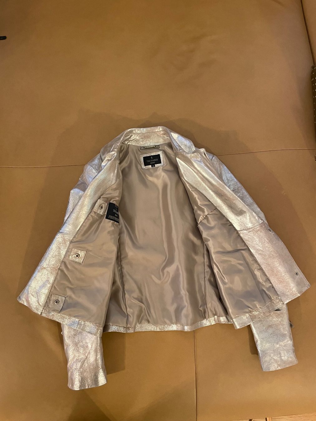 Trussardi Giacche: TRUSSARDI JEANS vintage Leather Jacket – Nuovo (secondo la descrizione) da Corcelles NE venduto da gingerbrain 2