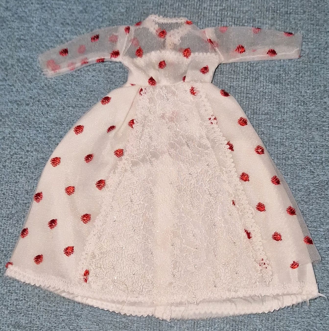 Bambole: Robe pour Barbie – Usato da Couvet venduto da Pioune