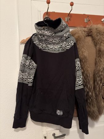 Kapuzenpullover Spcr3w schwarz mit Muster guter Zustand gr L