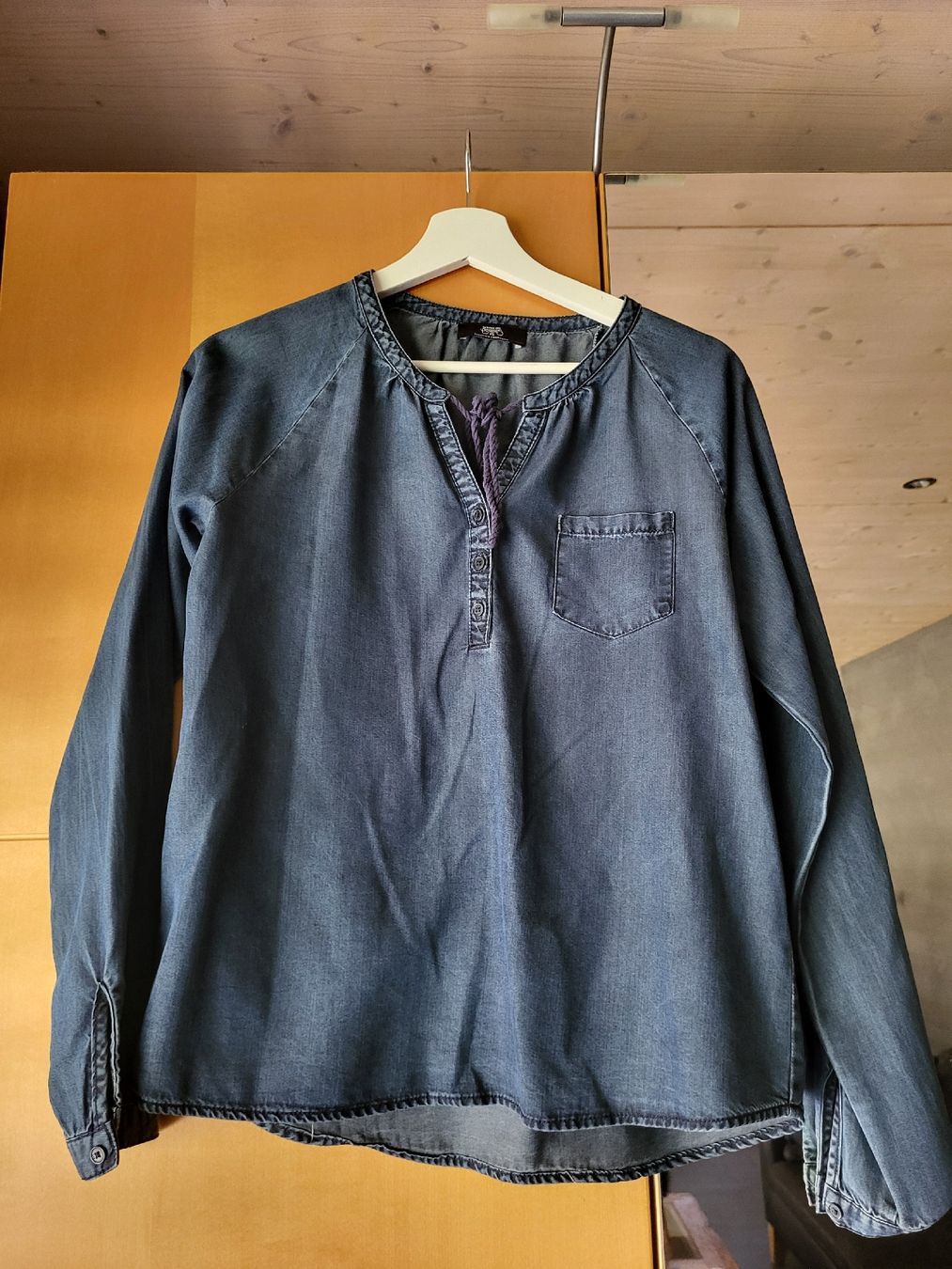 Le Temps Des Cerises Blusen: Chemisier Le Temps des Cerises Denim – Neu (gemäss Beschreibung) aus Aproz (Nendaz) von mar_zxm9