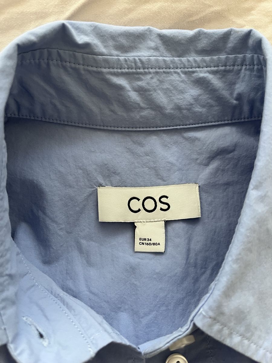 Cos Camicette: Cos Blue Shirt – Nuovo (secondo la descrizione) da Sisseln AG venduto da oan_78w7 1