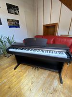 Digitalpiano Yamaha Clavinova dunkelbraun mit Kratz
