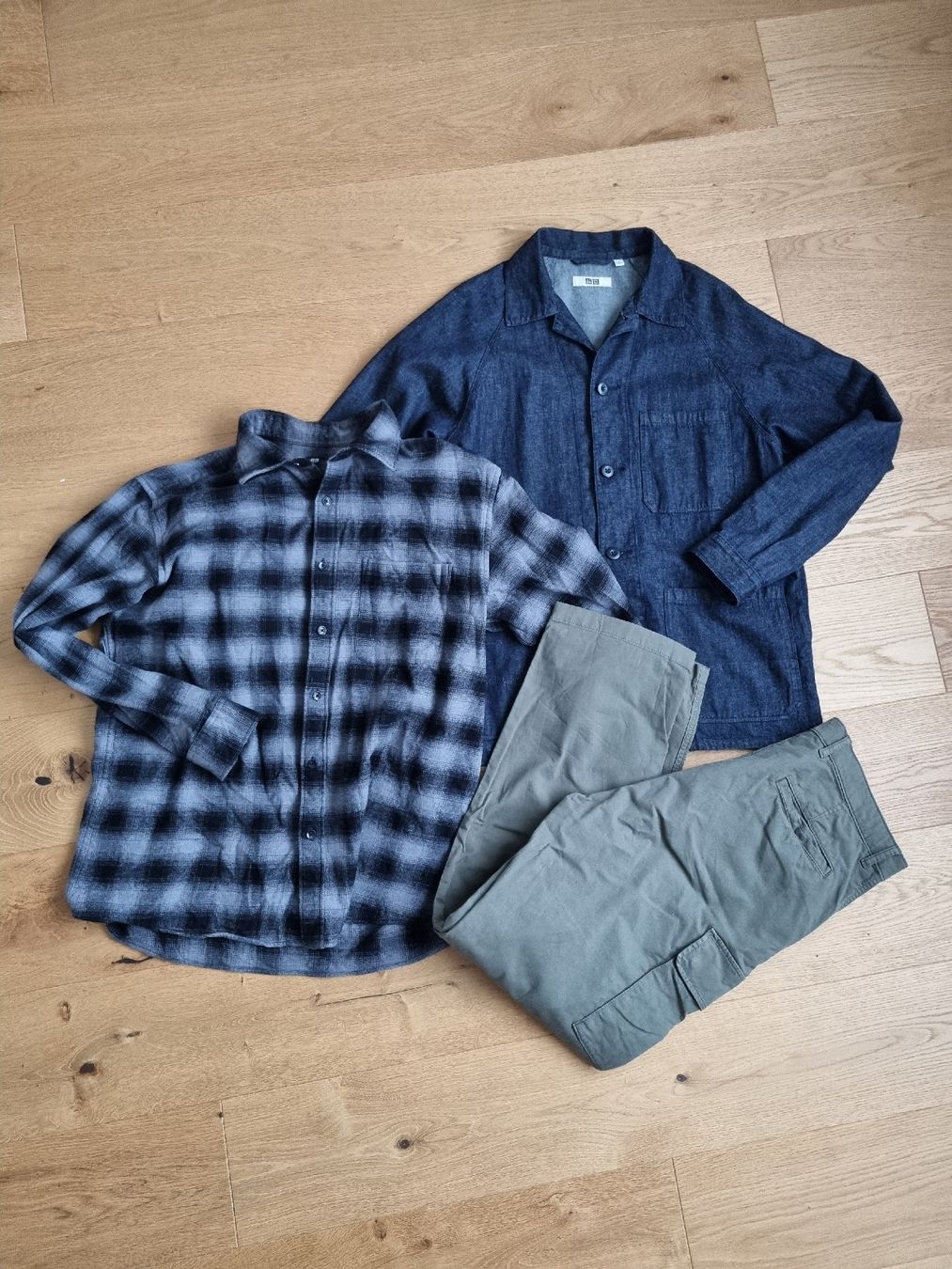 Lotti di vestiti: Uniqlo Kleider Package – Usato da Bellikon venduto da Jake-la-Motta