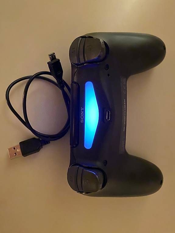 Controller: SONY DualShock 4 V2 Schwarz Bluetooth/USB pad Analog – Usato da Russikon venduto da sicohara 1