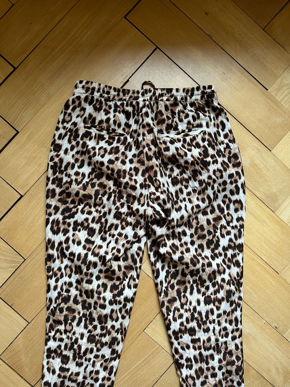 Only Pantalons: ONLY - Leo Hose locker 36 – D'occasion à Zürich par Diazaio 2