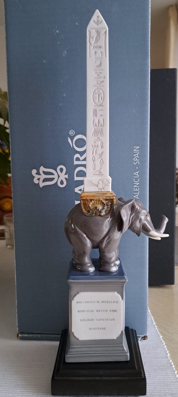 Lladro Statuette: Pulcino Obelisk von LLADRO – Nuovo e nell'imballaggio originale da Neuhausen am Rheinfall venduto da mariess 1