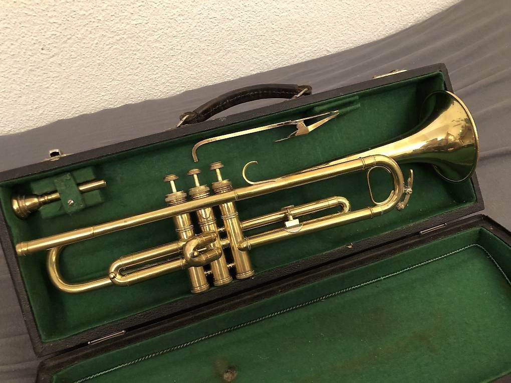 Strumenti musicali: Old Style Schüler-B Trompete> revidiert – Usato da Villnachern venduto da focusride 1