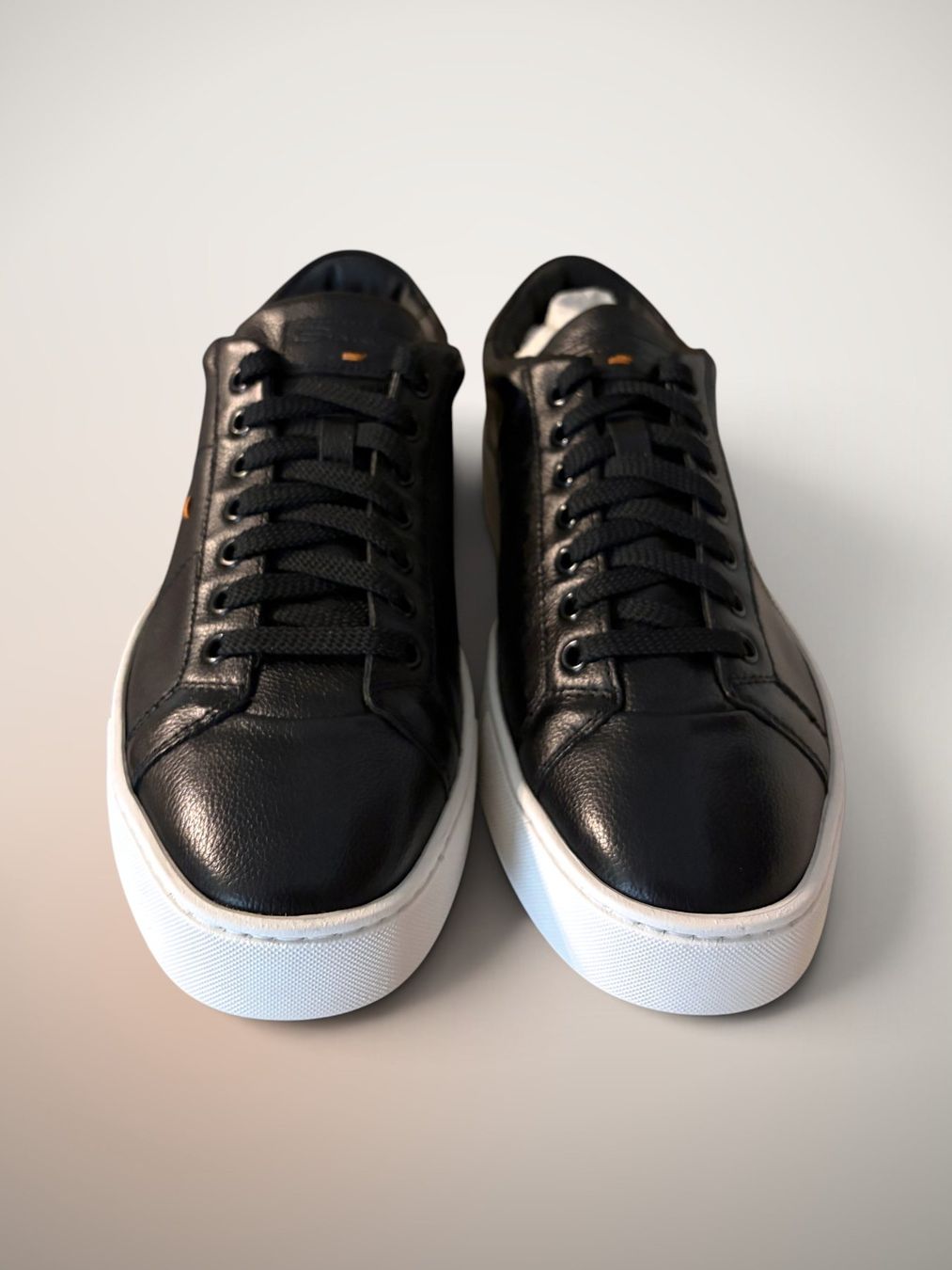 Santoni Herrenschuhe: Santoni Sneaker-elegant-schwarz-EU 41.5 – Neu und originalverpackt aus Jona von Sorelli 4