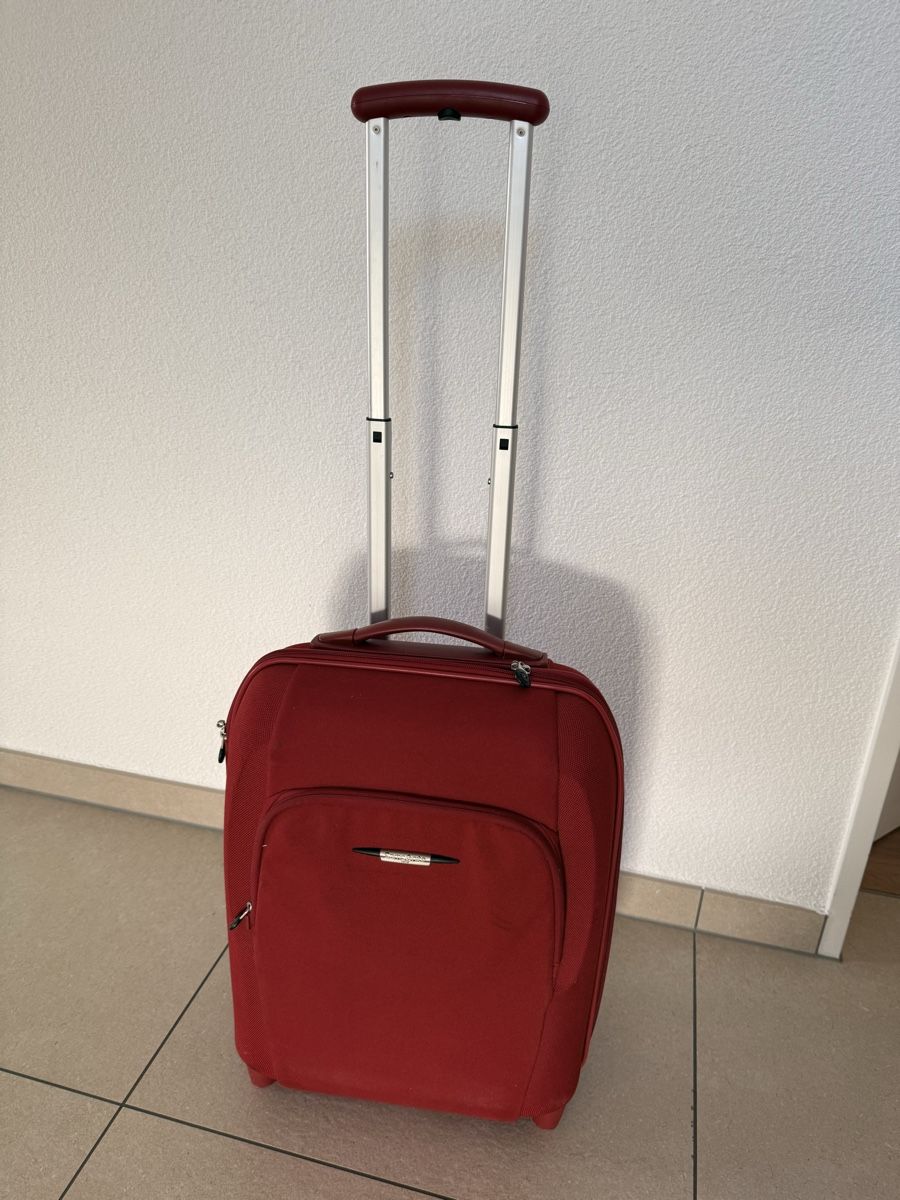Samsonite Valigie: Samsonite Cabin Luggage  – Nuovo (secondo la descrizione) da Schaffhausen venduto da LeNina