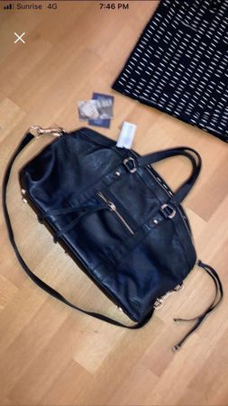 New REBECCA MINKOFF Elisha black leather purse bag