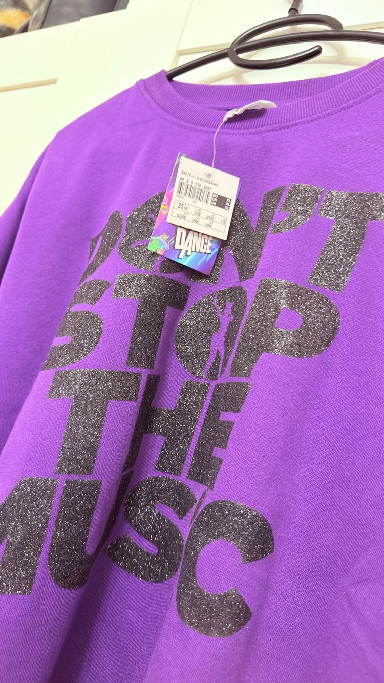 Maglioni & Felpe: • Sweatshirt / Hoodie • – Nuovo (secondo la descrizione) da Basel venduto da mendoza13 1