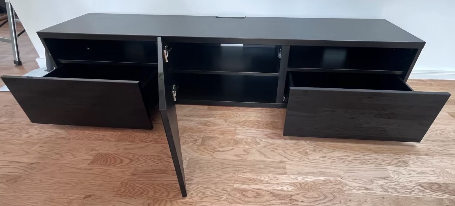 Ikea Mobili TV: IKEA BESTA TV-Bank in Schwarz – Usato da Russikon venduto da Gugus1970 1