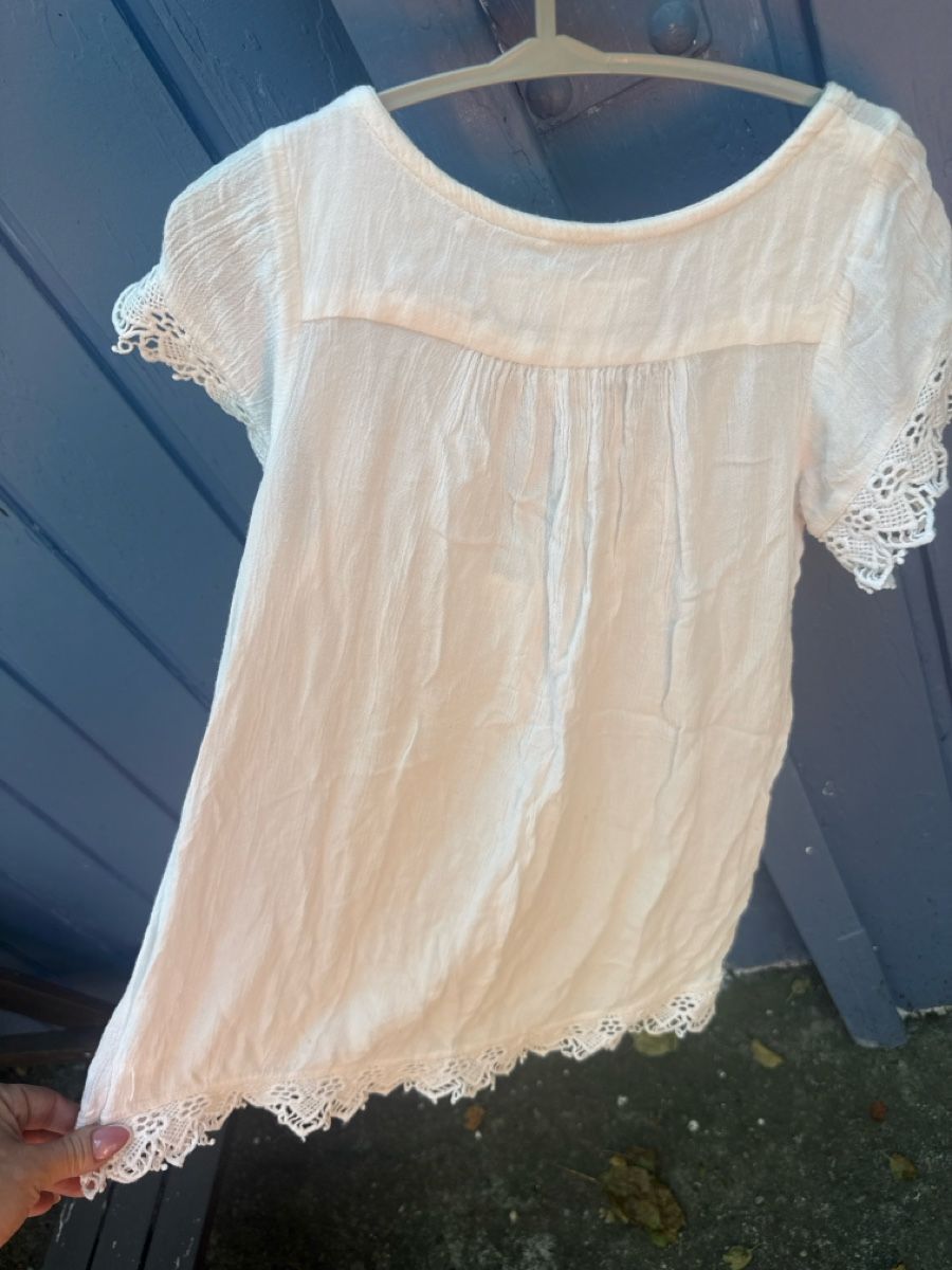Robes et jupes: Mädchen Kleid L.O.G. Grösse 104 weiss spitze – D'occasion à Zürich par Krikri21 4