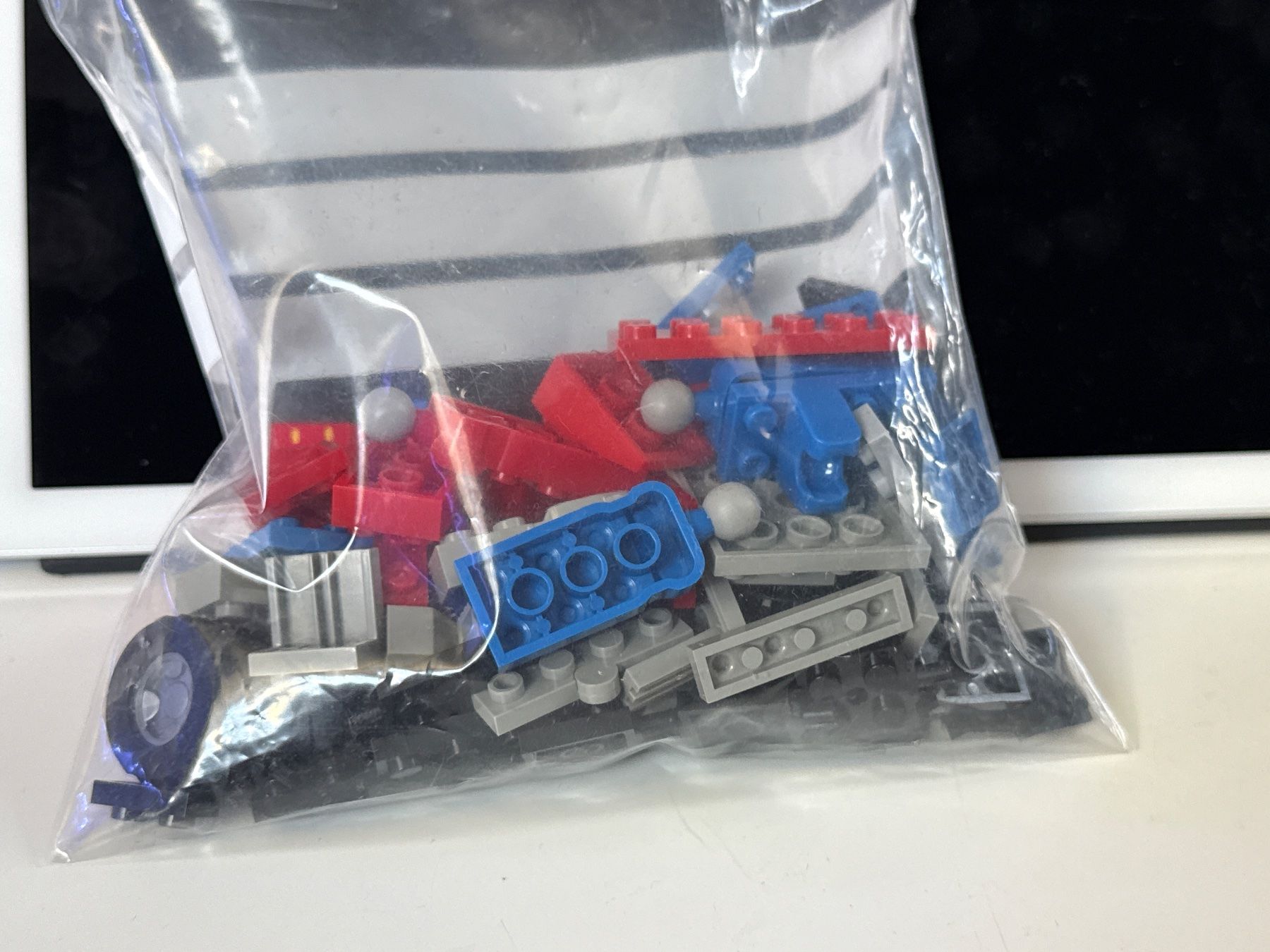 Hasbro Kit di costruzioni: KRE-O Transformers Optimus Prime Hasbro – Usato da Allschwil venduto da meeresperle 2
