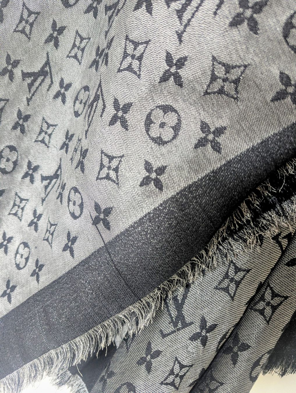 Foulard & Sciarpe: Schal Louis Vuitton Monogram – Usato da Basel venduto da katrin984 3
