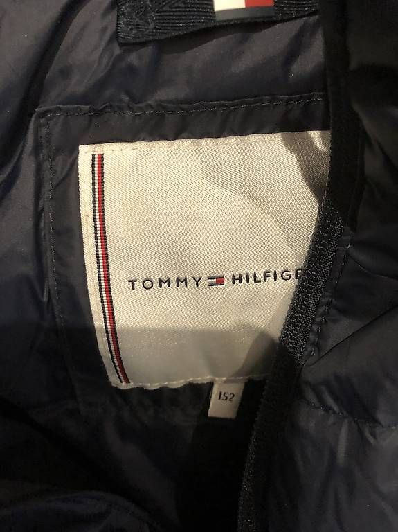 Gilet & Giacche: Smanicato Tommy Hilfiger  – Usato da Viganello venduto da bia_x25w 1