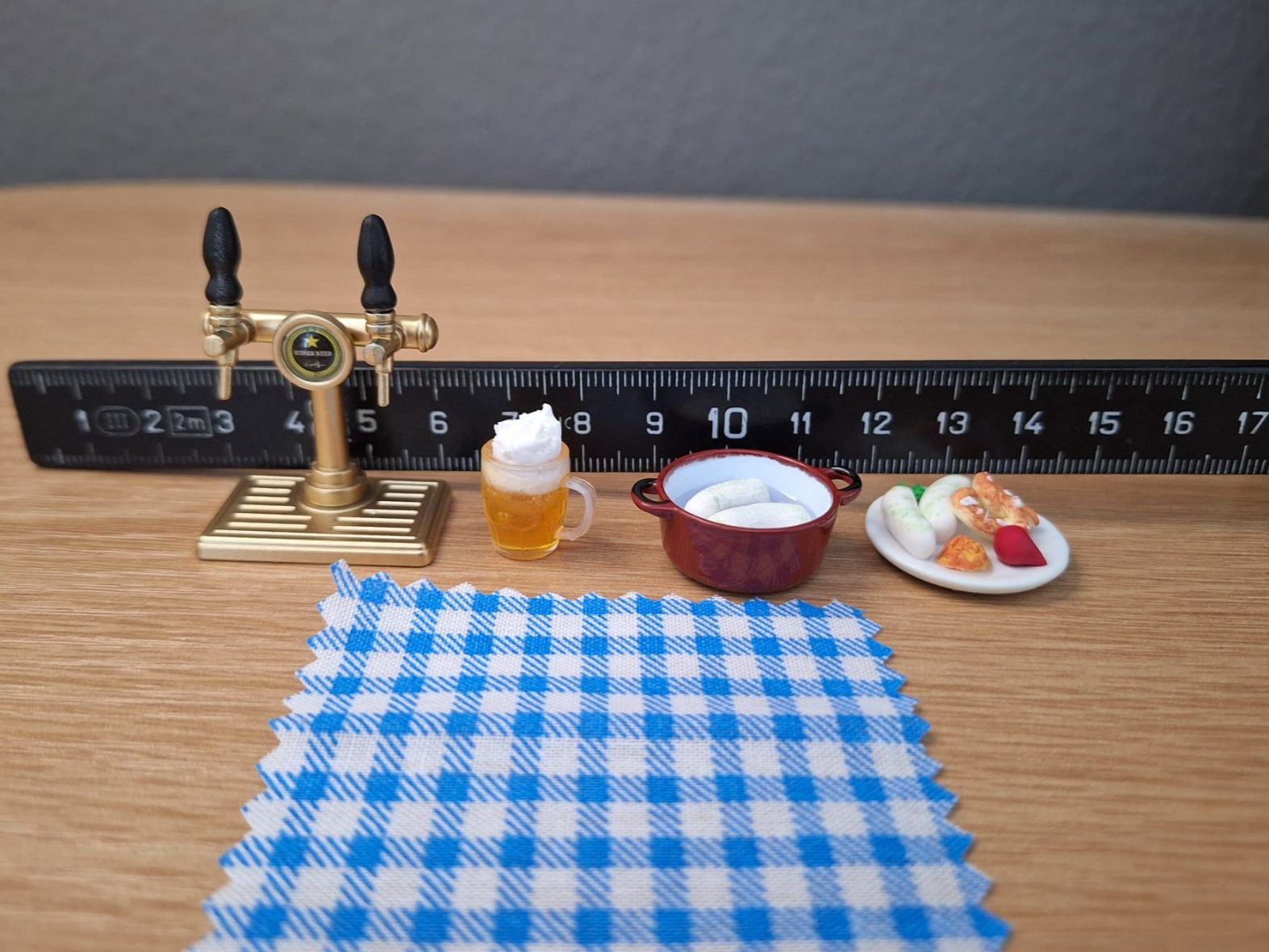 Case e mobili per bambole: Handmade Bayrisches Weisswurst Set – Nuovo (secondo la descrizione) da Zürich venduto da HandmadeTinyFood 2