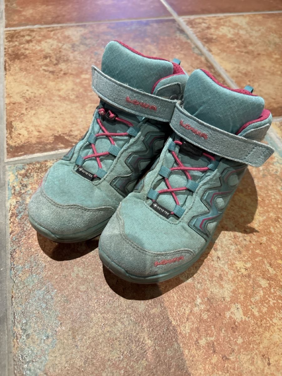 Lowa Scarpe per ragazzi: Lowa Trekkingschuhe Gr. 33 – Usato da Waldstatt venduto da Imaginary