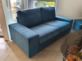 2‑Sofa mit Stauraum‑Hocker, 9 Monate alt, Perfekter Zustand