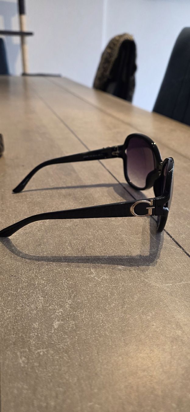 Guess Lunettes & Verres: Lunettes de soleil Guess – D'occasion à Ste-Croix par kar_9x7w 1