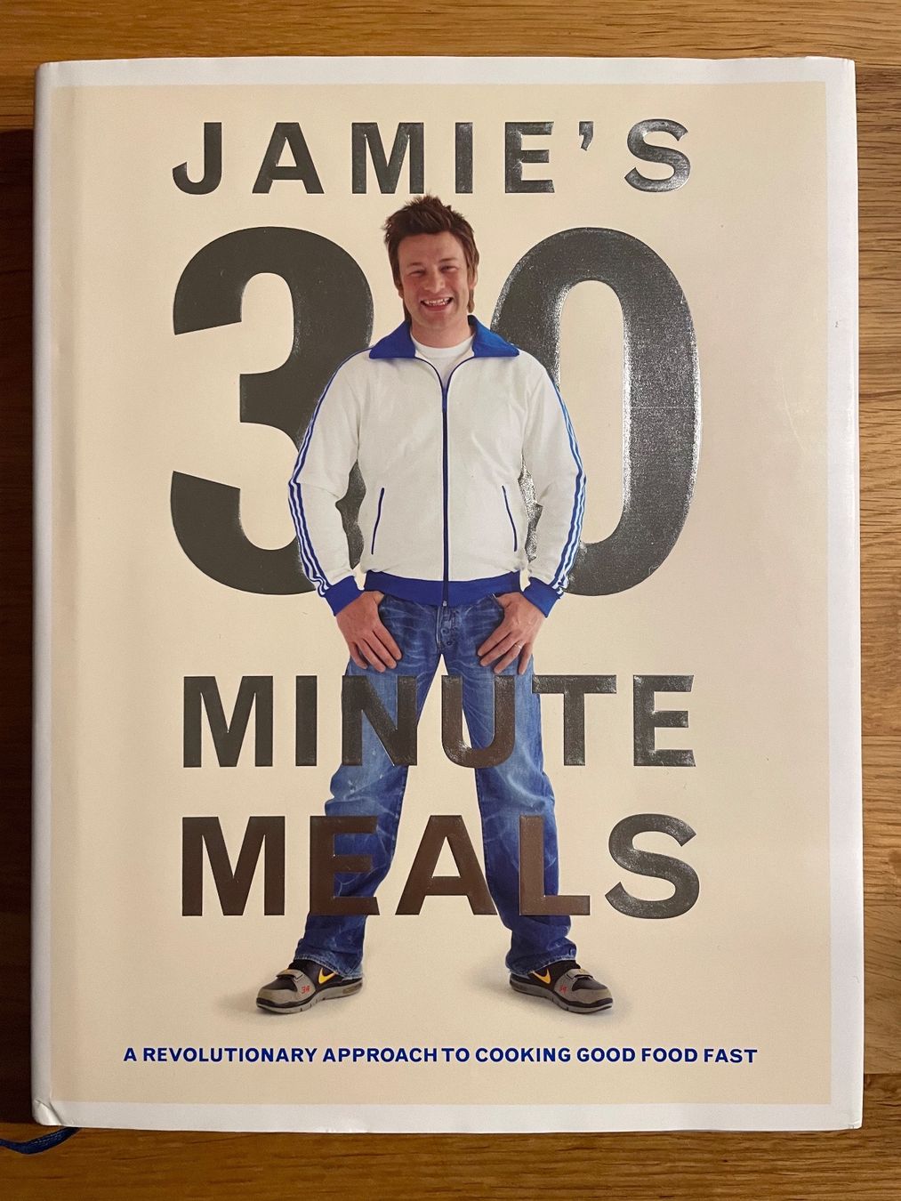 Bücher: Jamie‘s 30 Minute Meals – Gebraucht aus Brütten von voene77