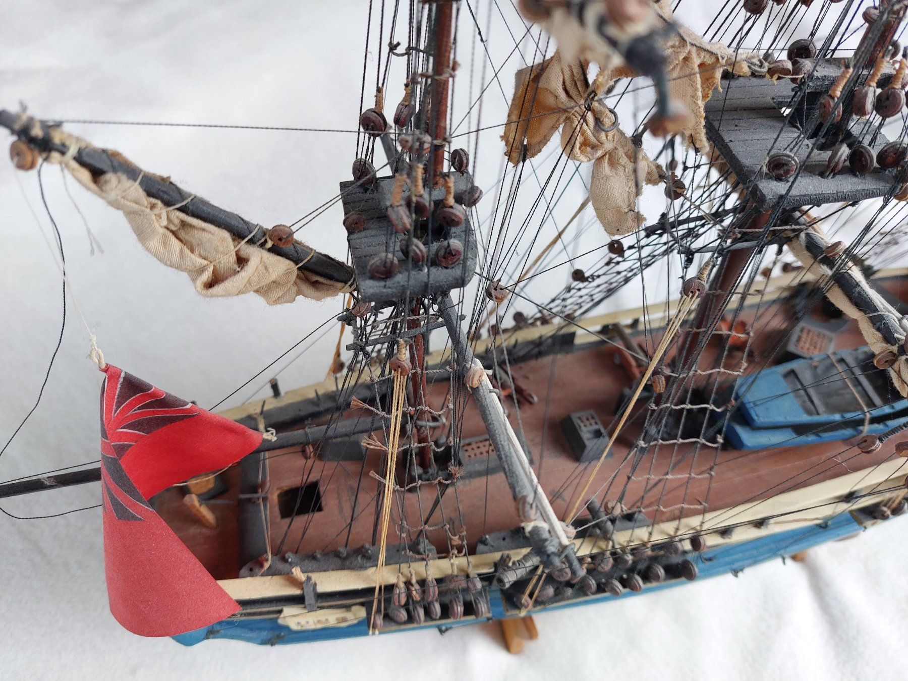 Modellbausätze & Standmodelle: Bounty Modellschiff aus Holz – Gebraucht aus Wädenswil von Eureka 9