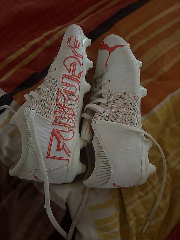 Puma Chaussures hommes: Scarpe da calcio Puma – D'occasion à Airolo par sir_bg6s 2