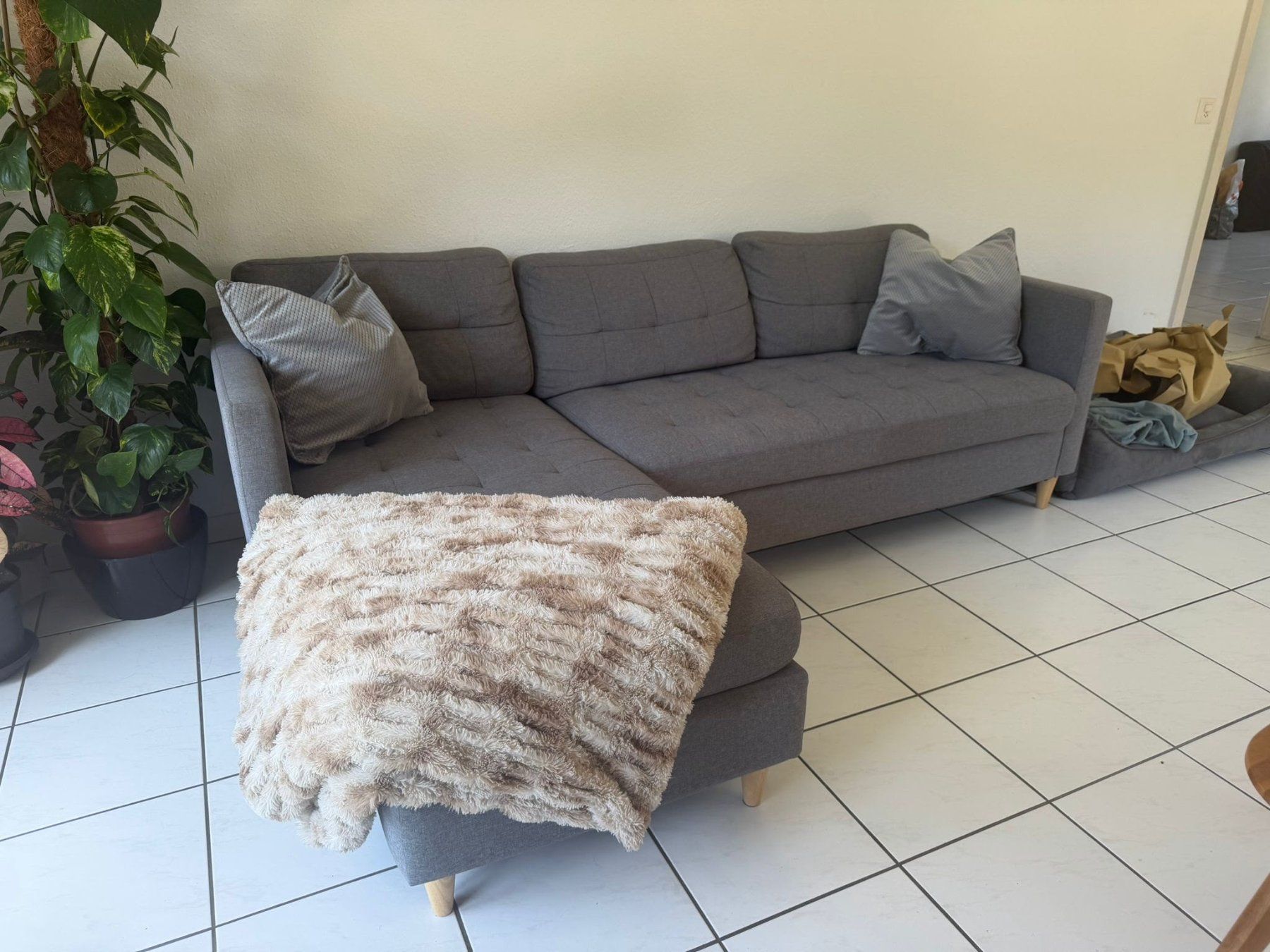 Divani: Graues Ecksofa, super bequem, gut erhalten – Usato da Olten venduto da Jos_86sq 2