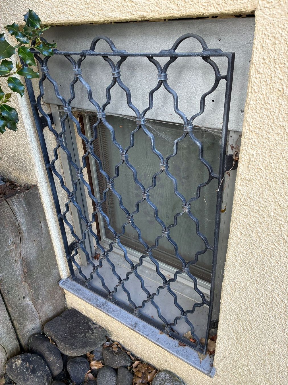 Griglie e Inferriate: Schmiedeeiserne Fenster-Vergitterung – Usato da Goldau venduto da padlmucki