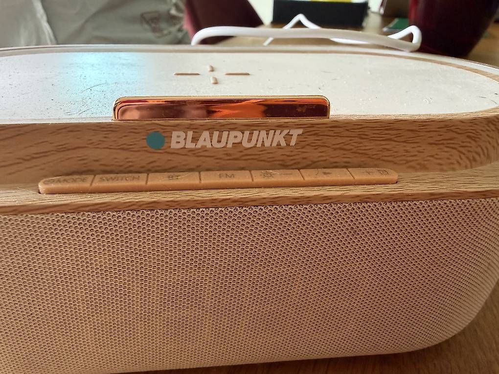 Blaupunkt Radios: Radio -réveil avec chargeur natel – D'occasion à Botyre (Ayent) par Claude-EvelyneS 2