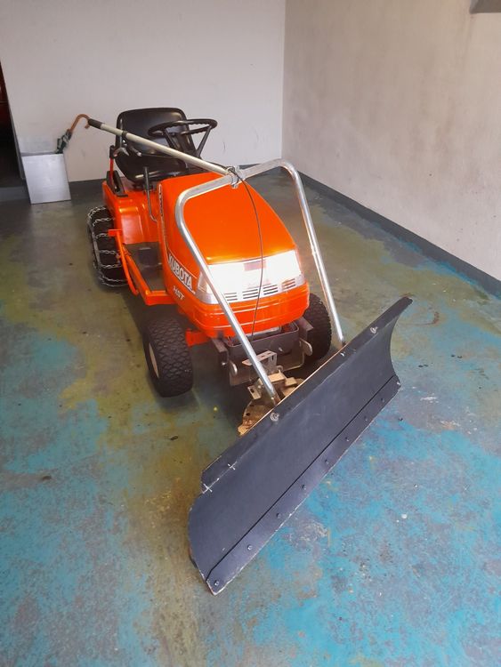Kubota Rasentraktor mit Schneeschild Kaufen auf Ricardo