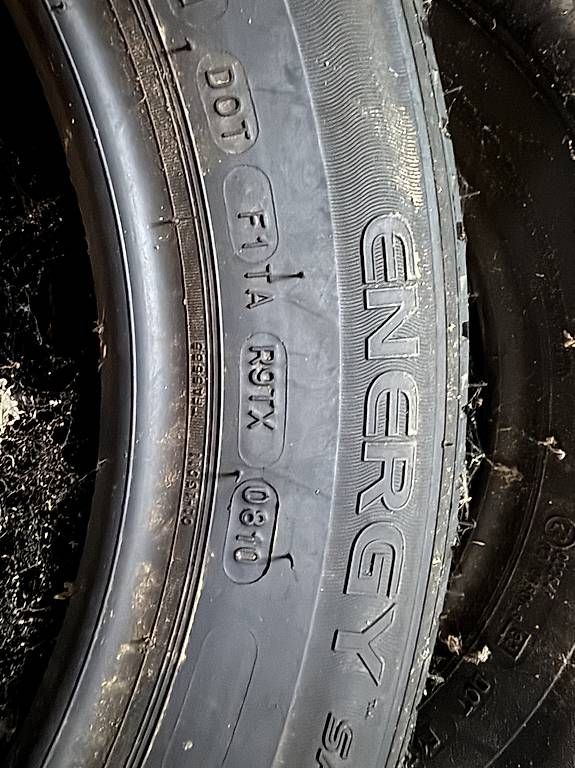 Pneumatici & Ruote complete: Pneus été Michelin 195/65/15 – Usato da Lentigny venduto da EcuProd1 2