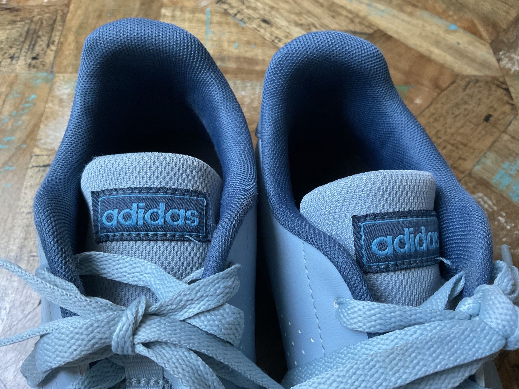 Adidas Chaussures filles: Adidas Sneakers hellblau Gr.36,5 – D'occasion à Bachenbülach par Sybeco 4