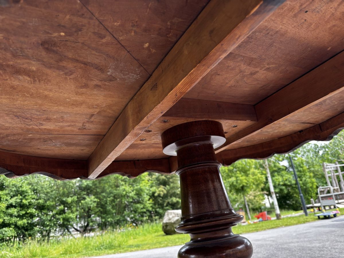 Tavoli: Alter runder Holztisch mit Mittelfuss – Usato da Adligenswil venduto da MrDorades 3