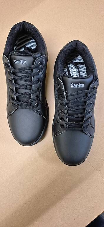 Scarpe da uomo: Berufsschuhe Sanita Gr. 43 – Usato da Seuzach venduto da Dani-72