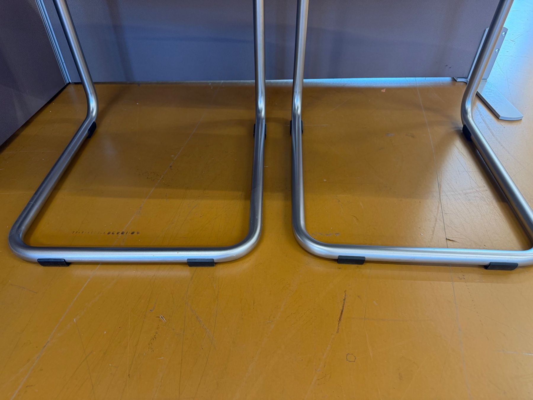 Chaises: 2 Stühle Lederoptik Schwarz  Gebraucht – D'occasion à Dietlikon par ComdatAG 6