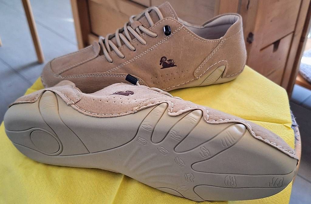 Scarpe da donna: Damenschuhe, 1 Paar gemütliche Slipper..... – Usato da Reinach BL venduto da kri_v5yj 2