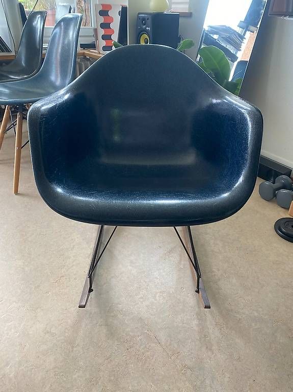 Eames Sedie: Eames Rocking Chair Hermann Miller – Usato da Zürich venduto da Upeter0