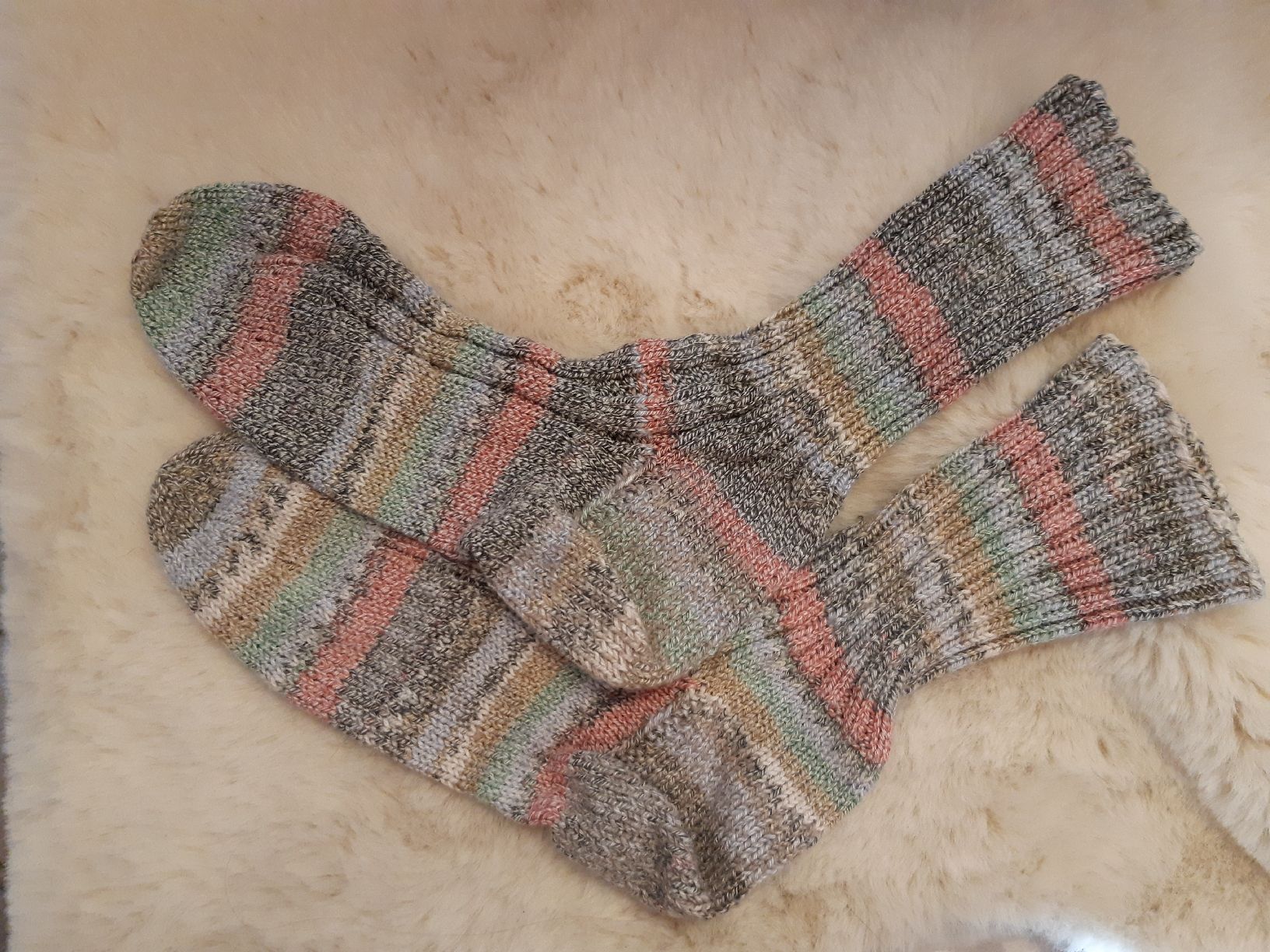 Calze: Handgestrickte Wollsocken  42/43 NEU – Nuovo (secondo la descrizione) da Toffen venduto da Gwunderegge77