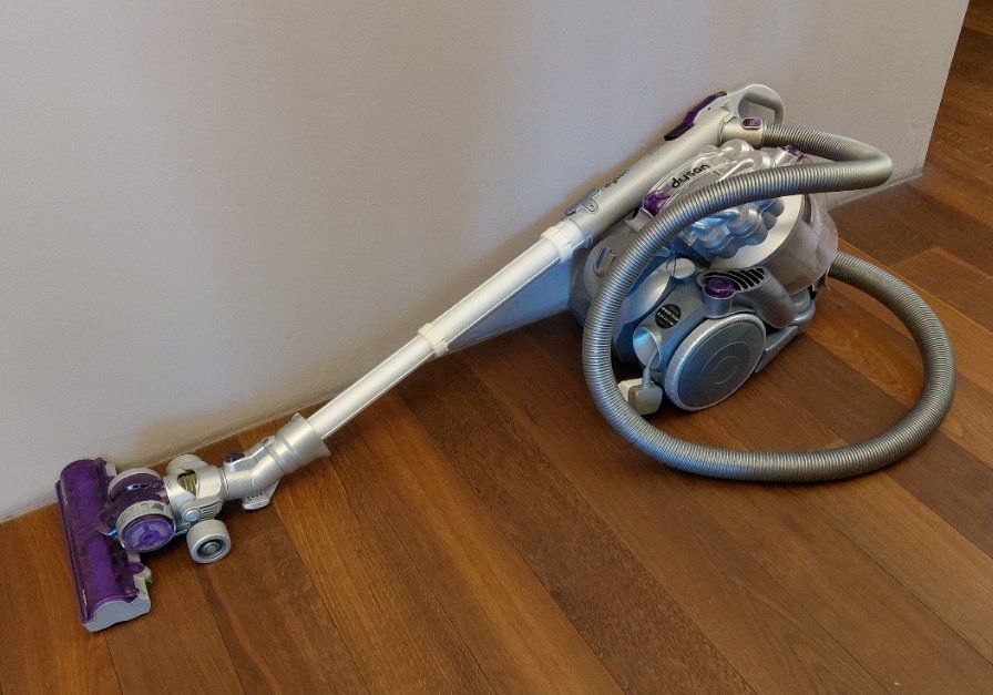 Aspirateurs & Accessoires: Dyson Staubsauger DC 08 – D'occasion à Bachenbülach par Homepapa