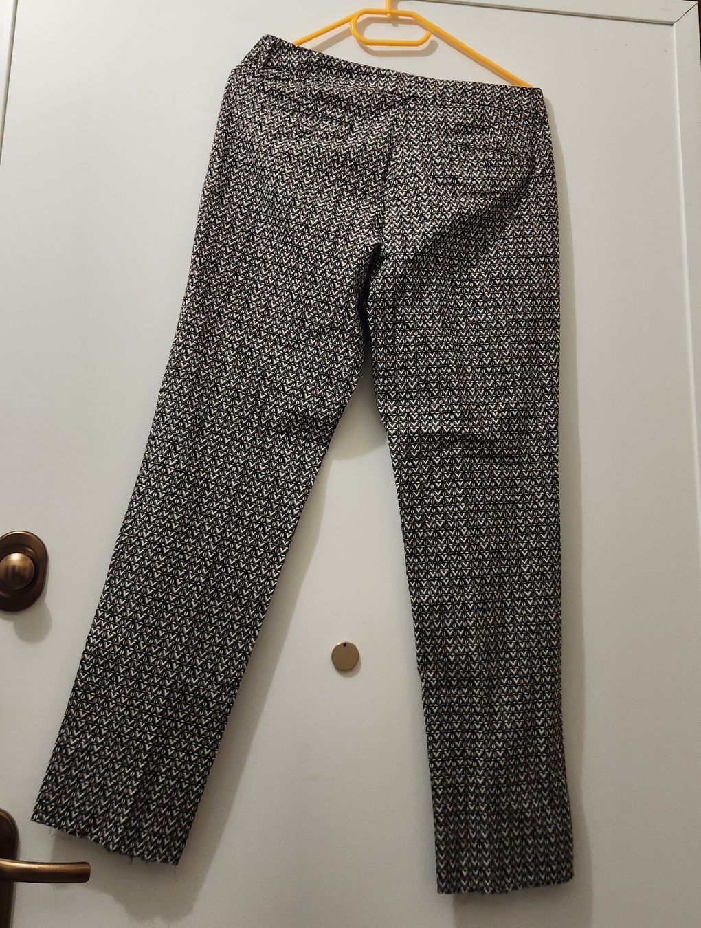 Max Mara Pantaloni: Pantalon Weekend MaxMara imprimé taille 38 – Usato da Niedergösgen venduto da Eva2410 1