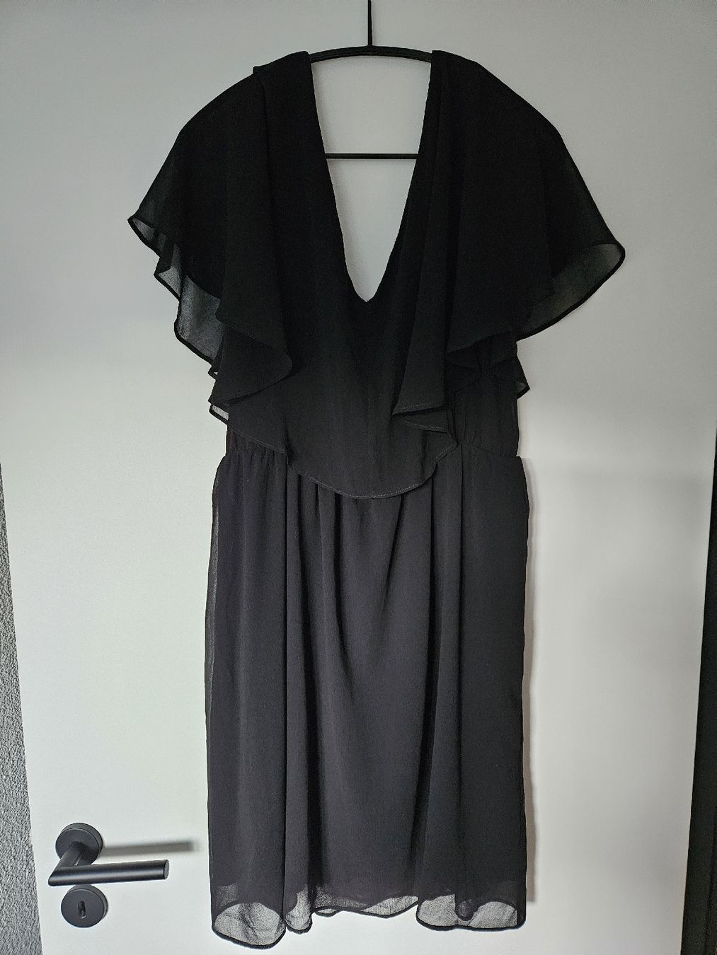 Nafnaf Robes: schwarzes Freizeitkleid – Neuf (Voir description) à Brunnen par Sel.T.