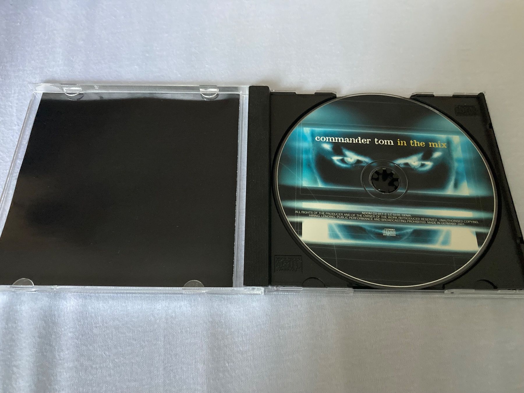 CD: Commander Tom in the mix CD (2001) – Usato da Winterthur venduto da Eisenware 2