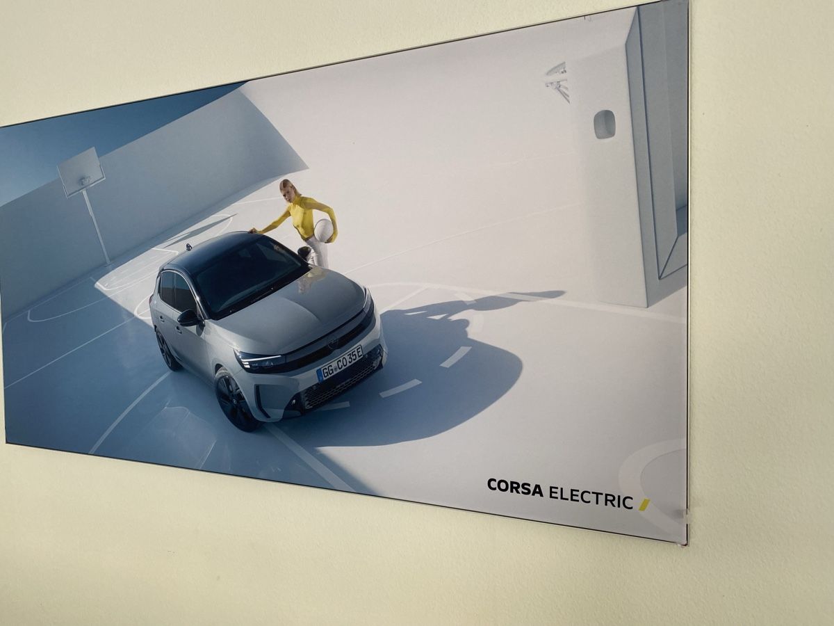 Poster & Bilder: Bild von Opel Corsa Electric – Gebraucht aus Hägglingen von kar_v9qf 1