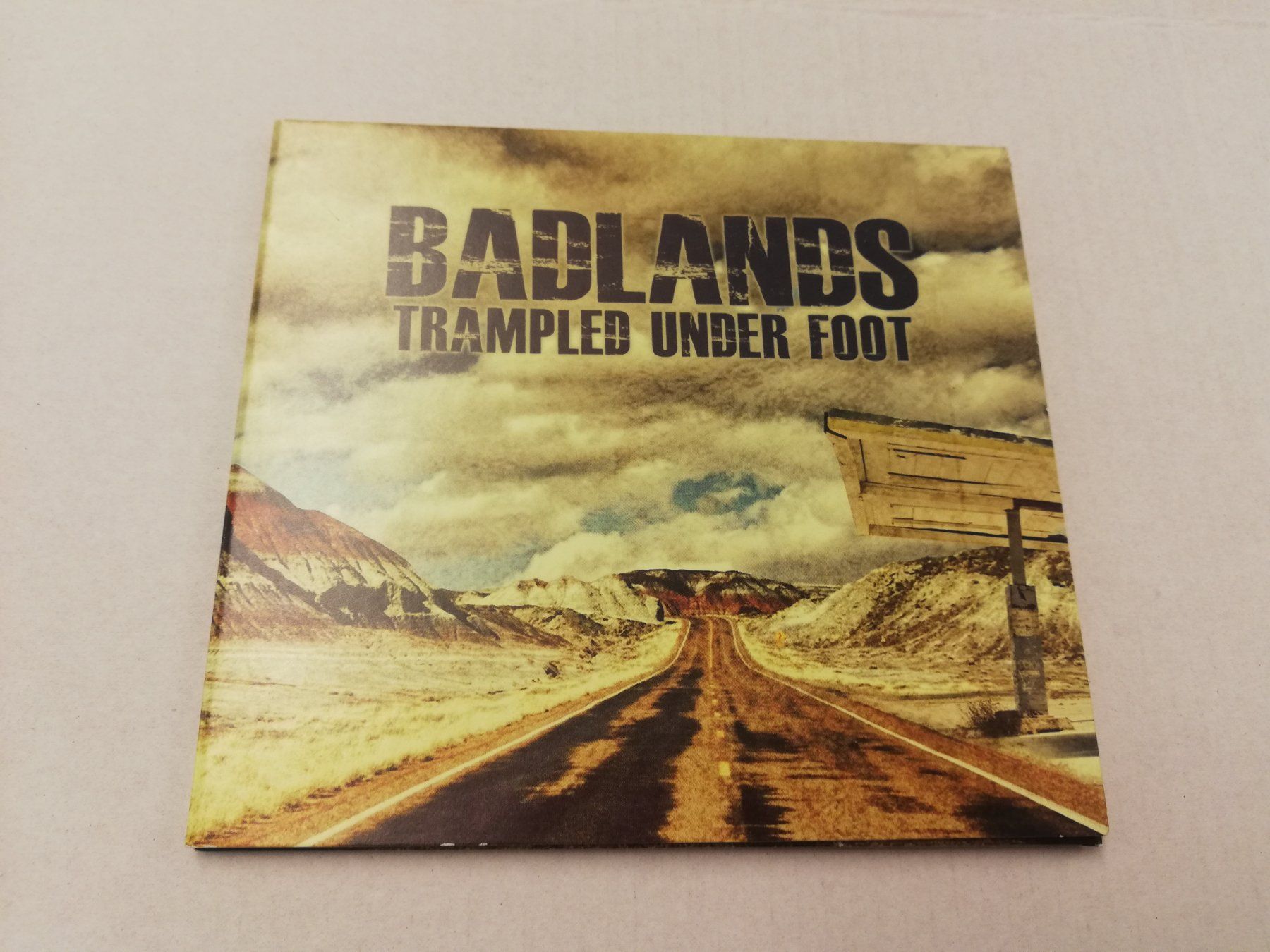 CD: BADLANDS - TRAMPLED UNDER FOOT – Usato da Bern venduto da Vinylsound.ch