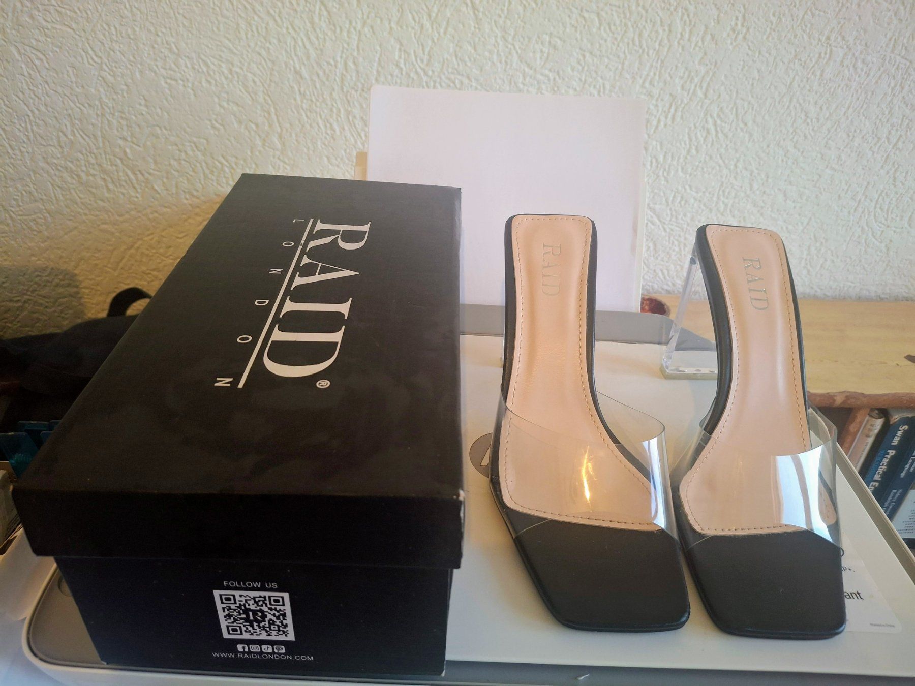 Scarpe da donna: Gr 37 Mules transparentes à talons de 9.5 cm RAID comme neuf – Nuovo (secondo la descrizione) da La Chaux-de-Fonds venduto da jen_h95m