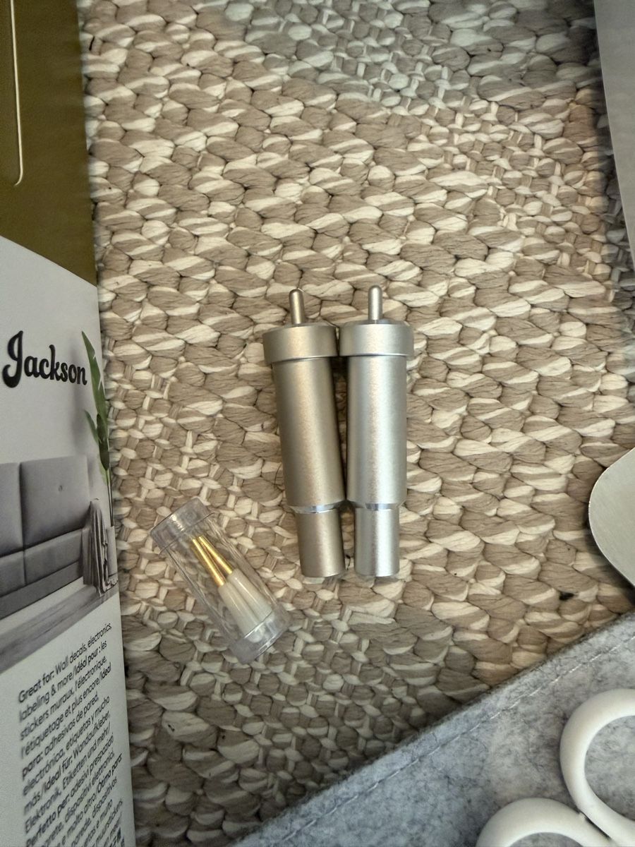 Alle Maschinen: Cricut Maker With Mini Press & Accessories – Gebraucht aus Aarau von Agp_Thrift44 3