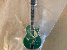 Green Guitar Pin Anstecker Punk Metal Rock Band